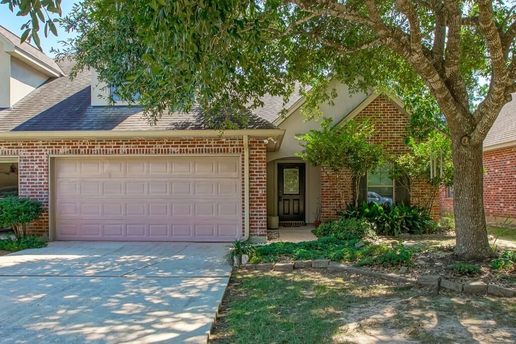 Property Photo:  113 Cornerstone Drive 2 B  LA 70461