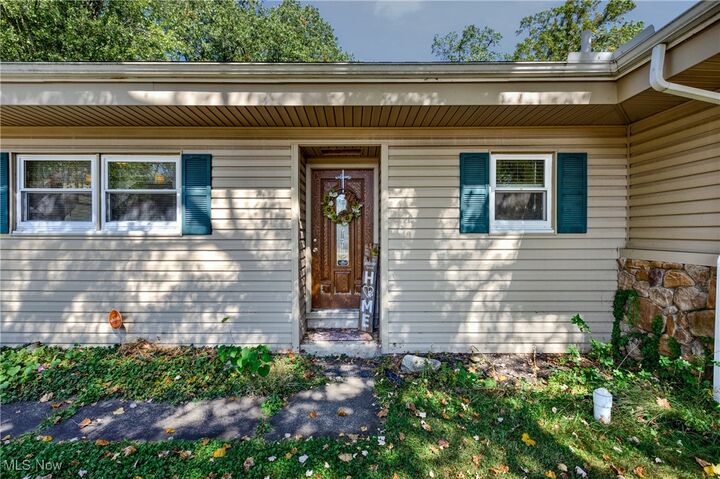Property Photo:  3323 Draper Avenue SE  OH 44484 