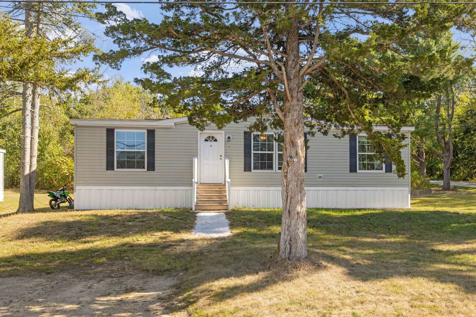 Property Photo:  4 Cherry Street  NH 03220 
