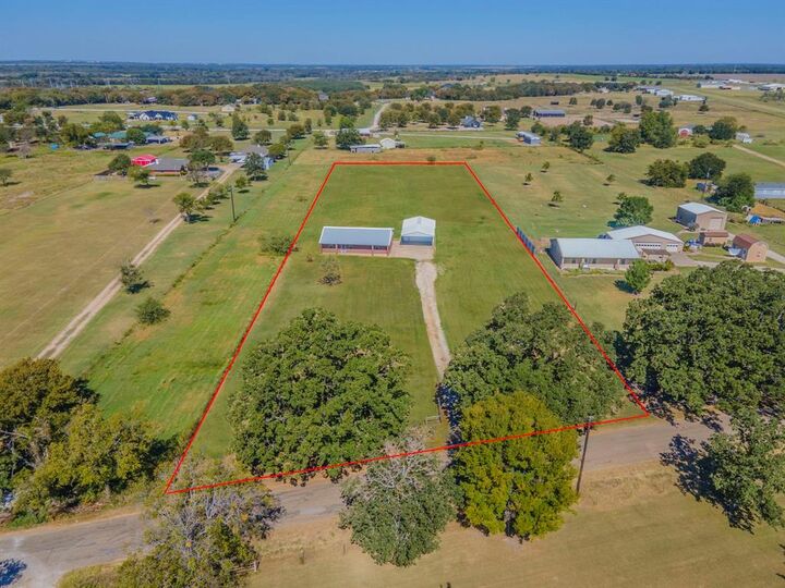 Property Photo: 293 W Old Axtell Road TX 76705