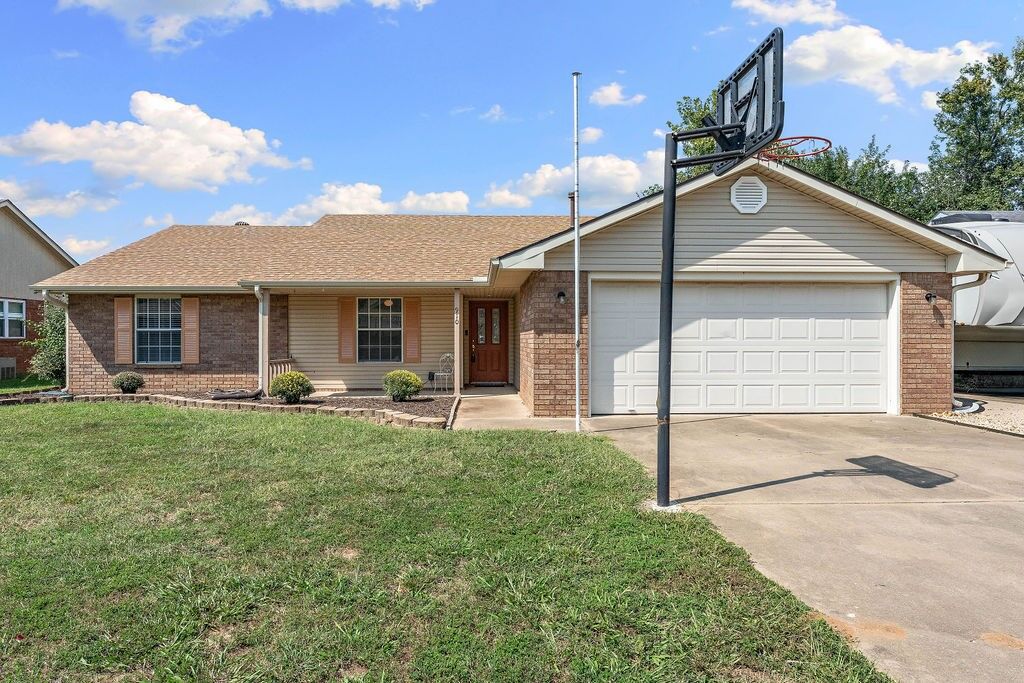 Property Photo:  910 N 26th Street  AR 72756 