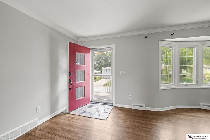 Property Photo:  618 S 113th Avenue  NE 68154 