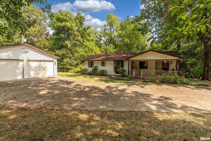 Property Photo: 2084 Mallard Lane IL 62901