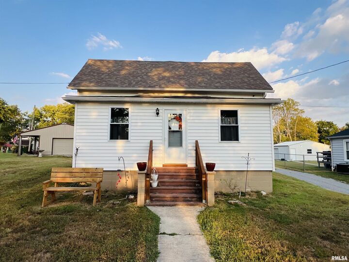 Property Photo: 720 N Mill Street IL 62917
