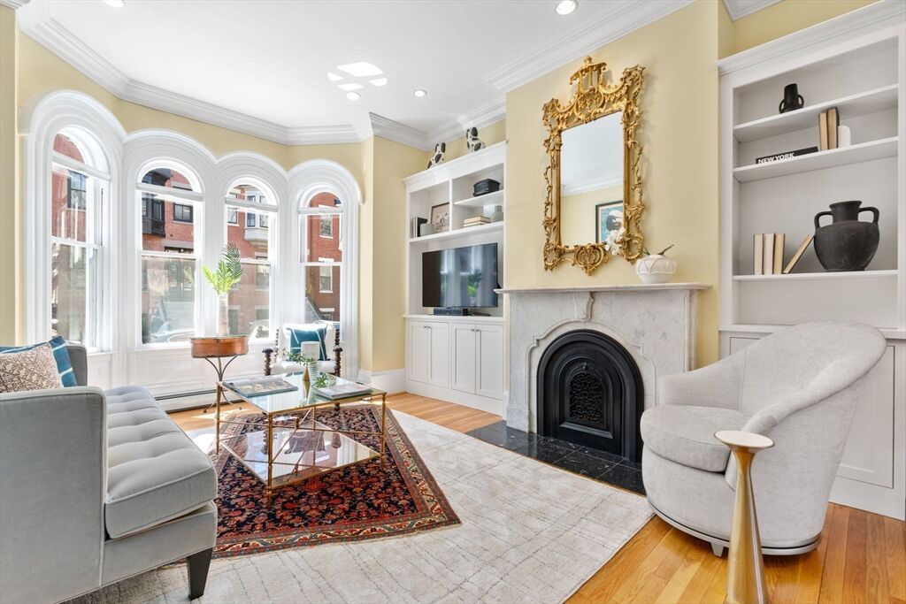Property Photo:  203 West Springfield Street 1  MA 02118 