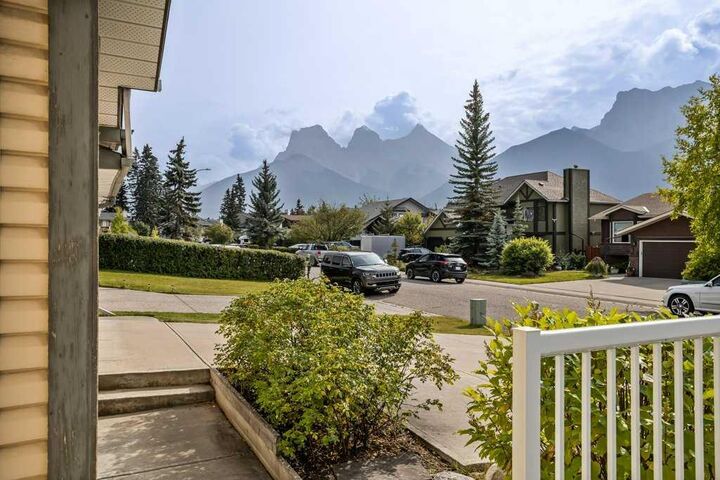 Property Photo:  319 Hoodoo Crescent  AB T1W 1A8