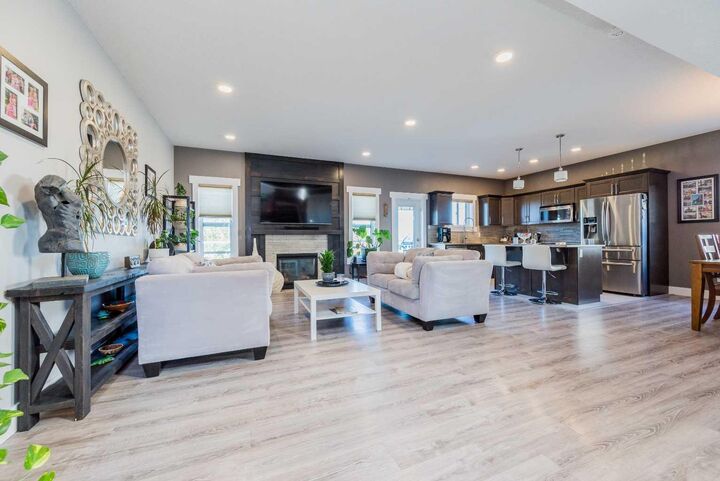 Property Photo:  10114 87 Street  AB T8X 0M5 