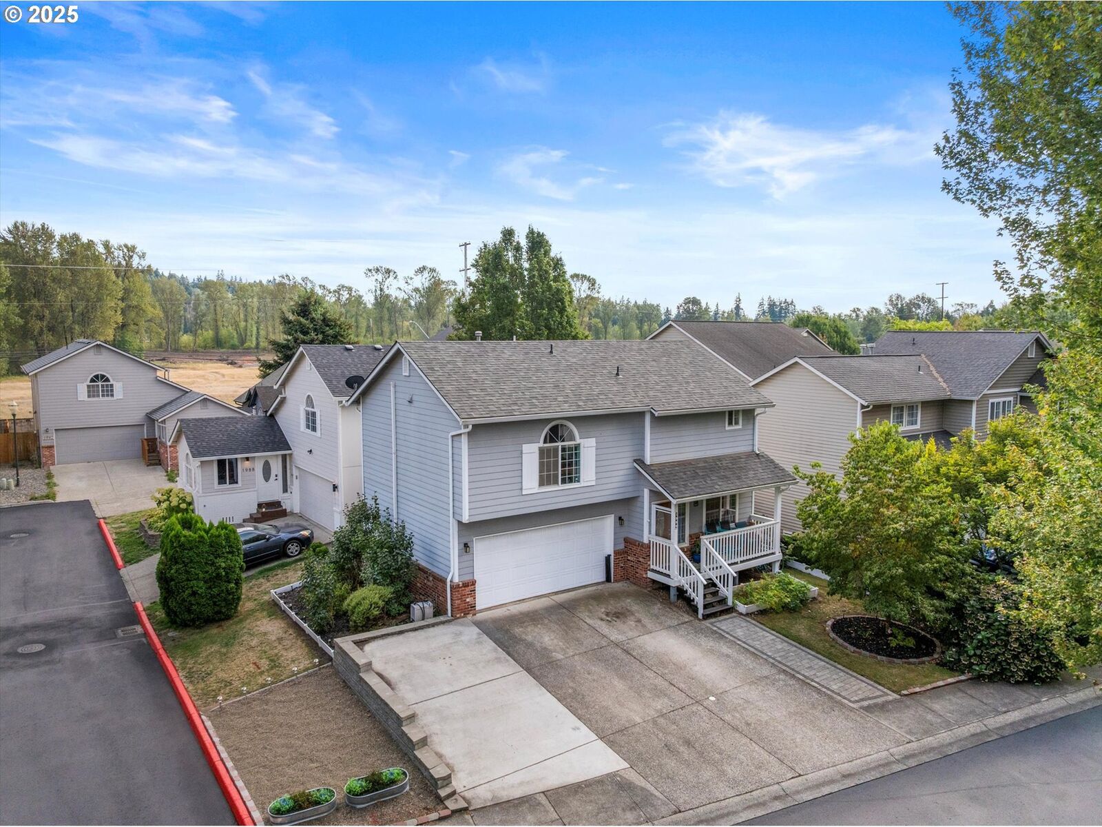 Property Photo: 1986 Meadowood Loop WA 98674