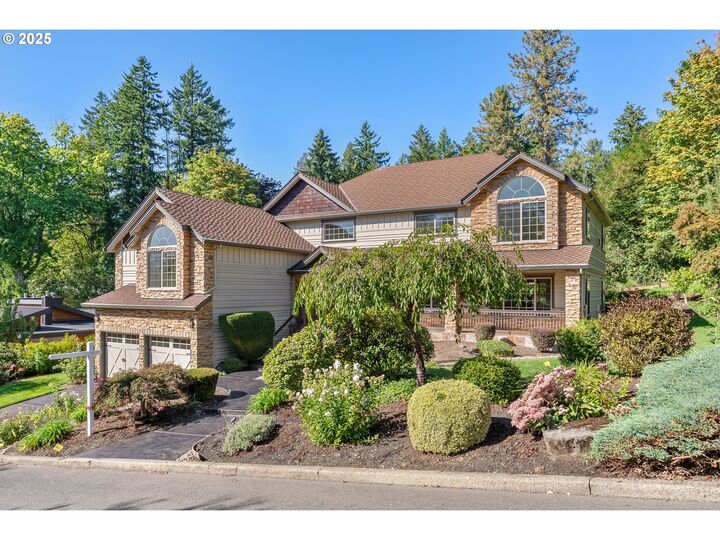Property Photo:  6145 SW Sweetbriar Ct  OR 97221 