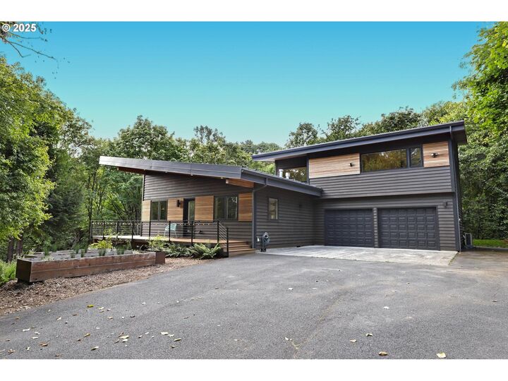 Property Photo:  6326 NW Manor Dr  OR 97210 