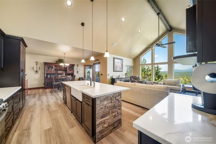 Property Photo:  2200 E Webb Hill Road  WA 98592 