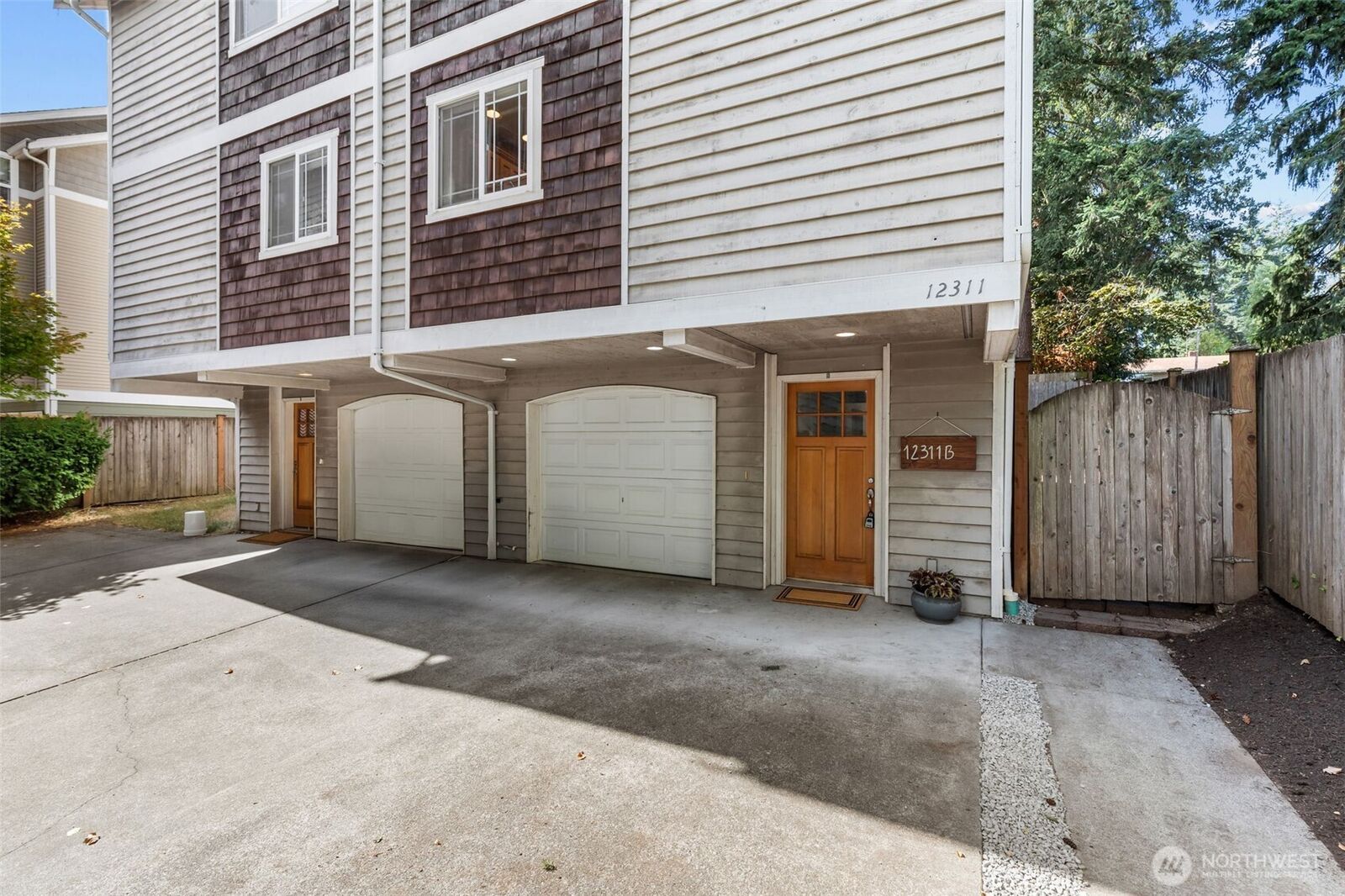 Property Photo: 12311 Roosevelt Way NE B WA 98125