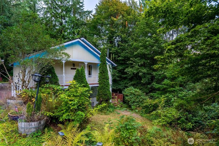 Property Photo:  493  Peak Drive  WA 98284 