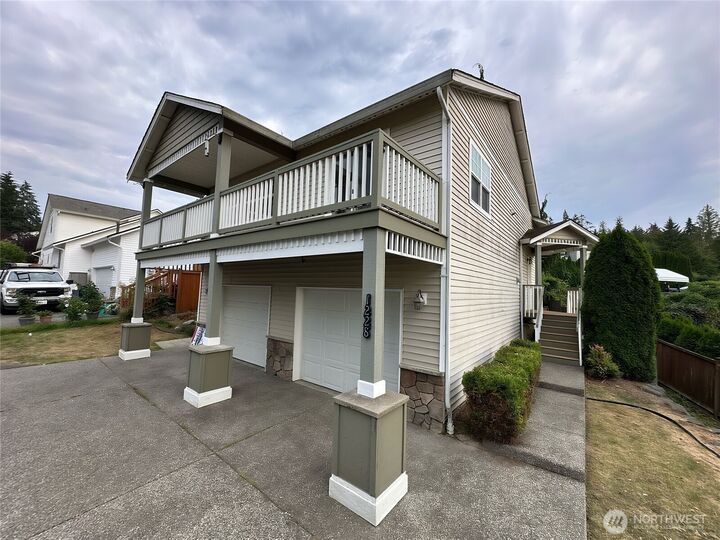 Property Photo:  1228  113th Avenue SE  WA 98258 