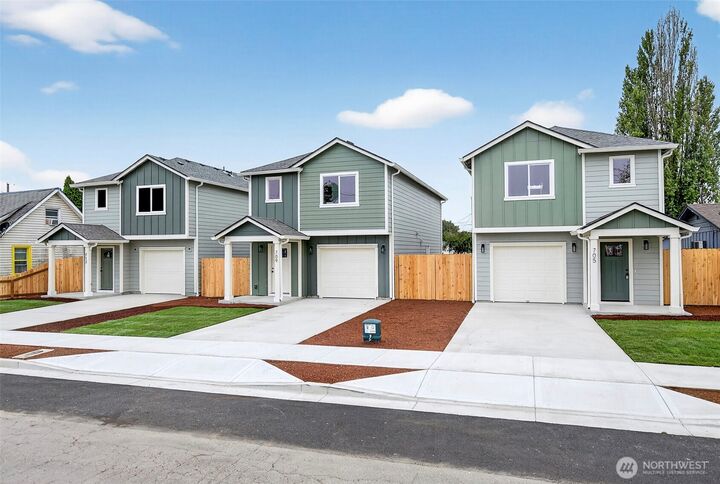 Property Photo:  709 S 9th Avenue  WA 98626 