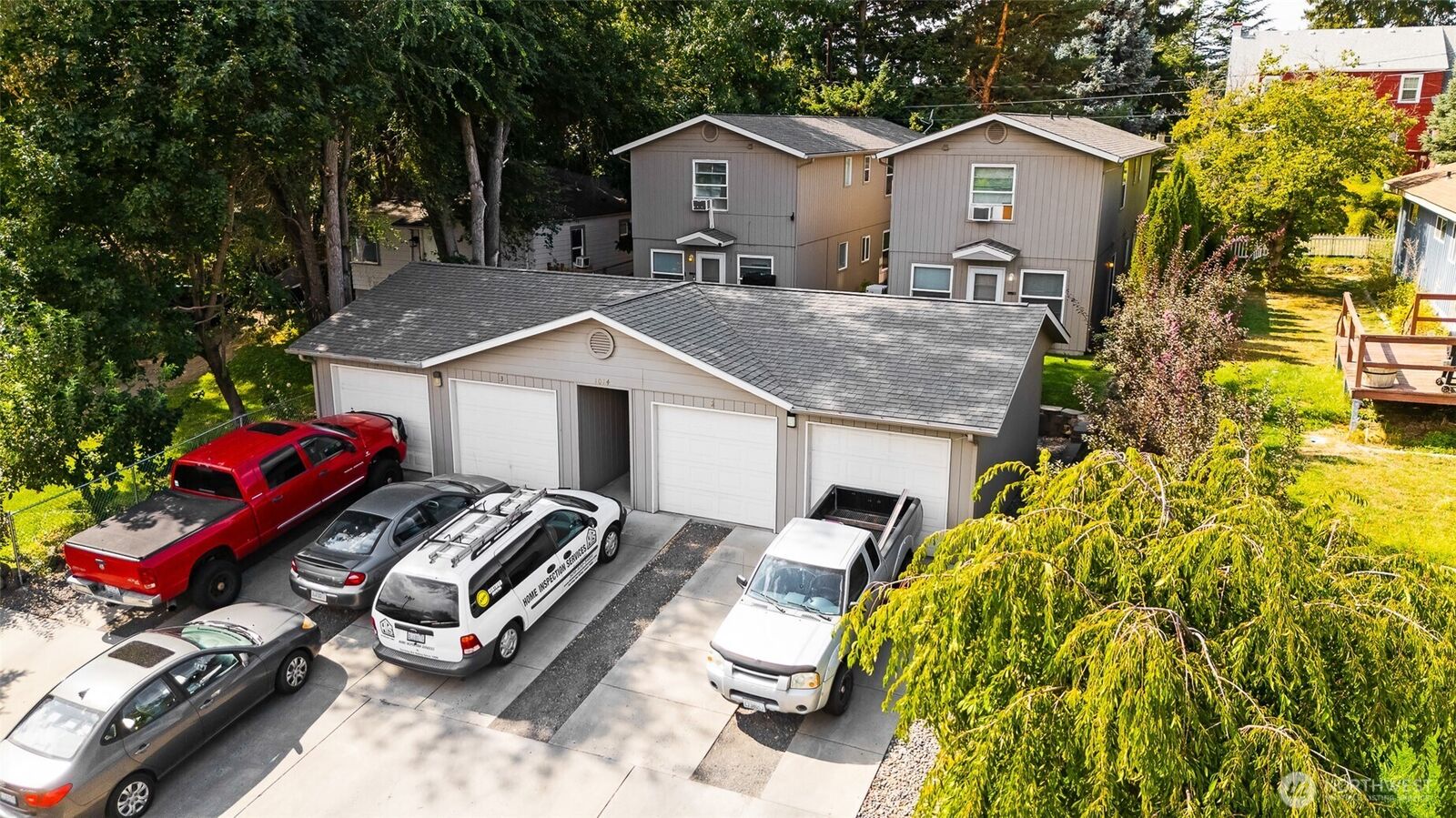 Property Photo:  1014 S 18th Avenue  WA 98902 