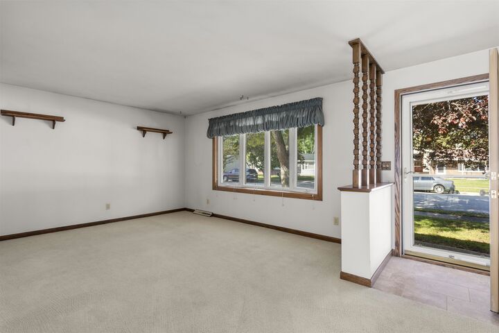 Property Photo: 1121 Alva Street WI 54952