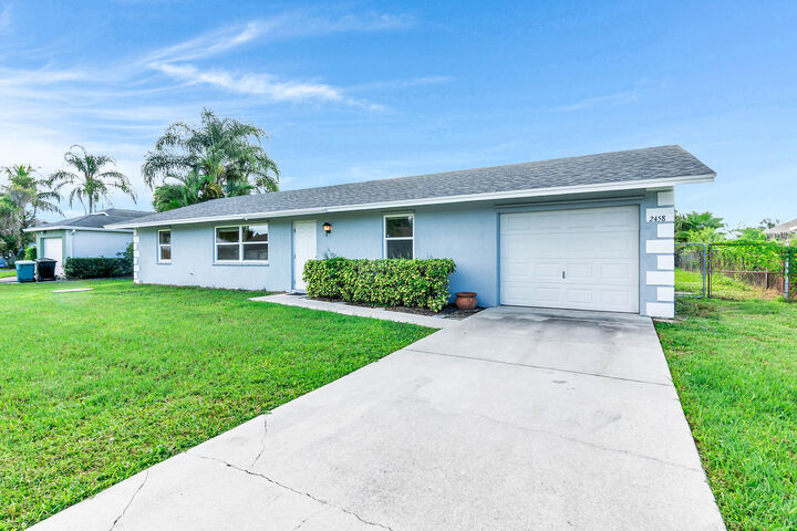 2458 SW Hinchman Street  Port Saint Lucie FL 34984 photo