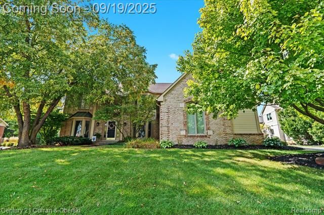 Property Photo: 45499 Addington Lane MI 48374