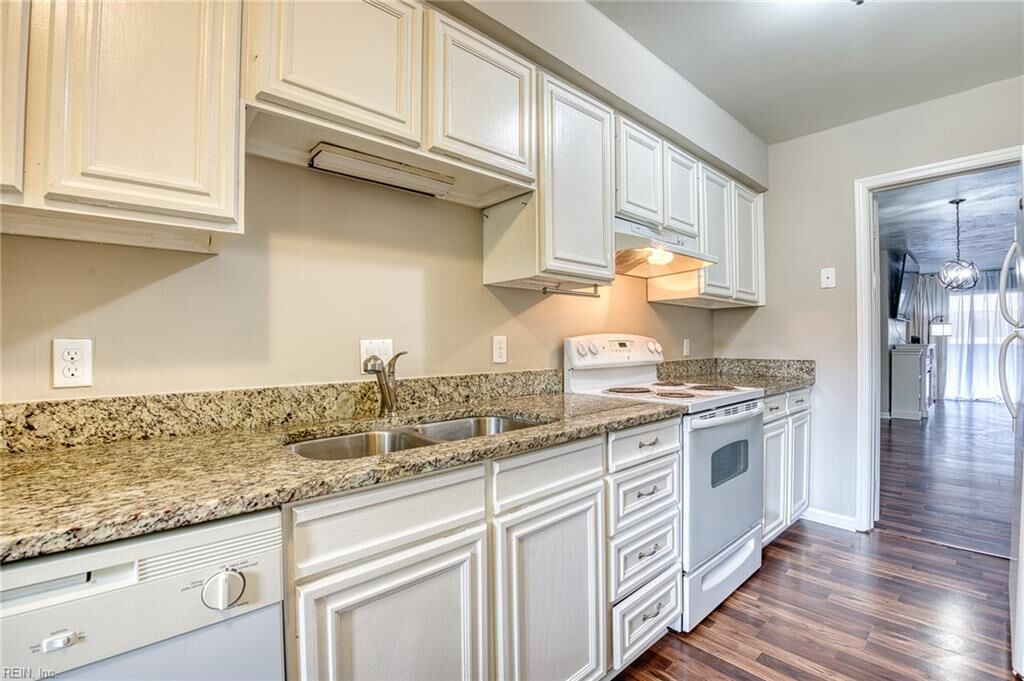 Property Photo:  376 Merrimac Trl 223  VA 23185 