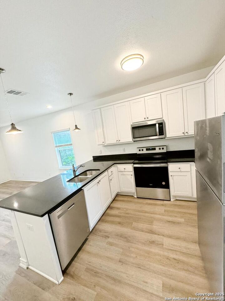 Property Photo:  707 Runnels Ave  TX 78208 
