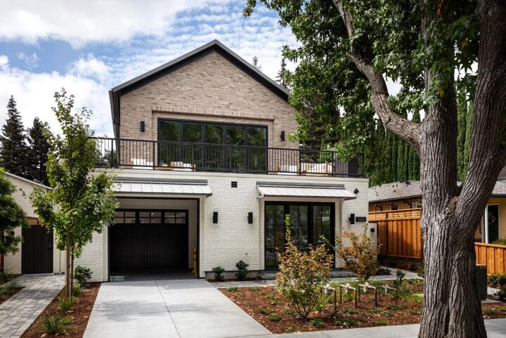Property Photo: 162 Waverley Street CA 94301