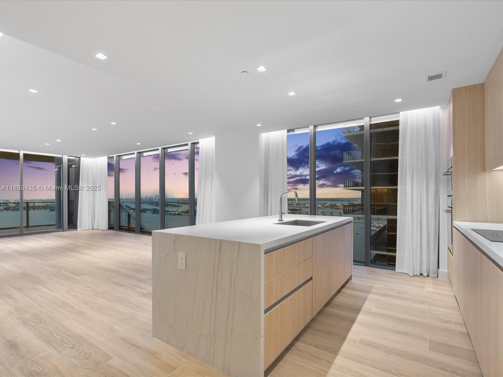 Property Photo:  700 NE 24th St 3207  FL 33137 