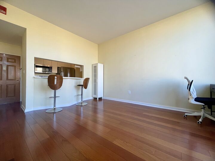 Property Photo:  127 Greyrock Place Apt Pl4  CT 06901 