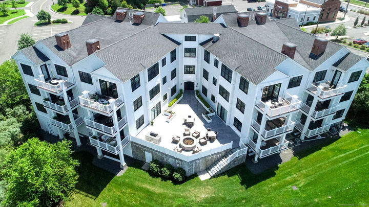 Property Photo:  788 Farmington Avenue Apt 104  CT 06032 