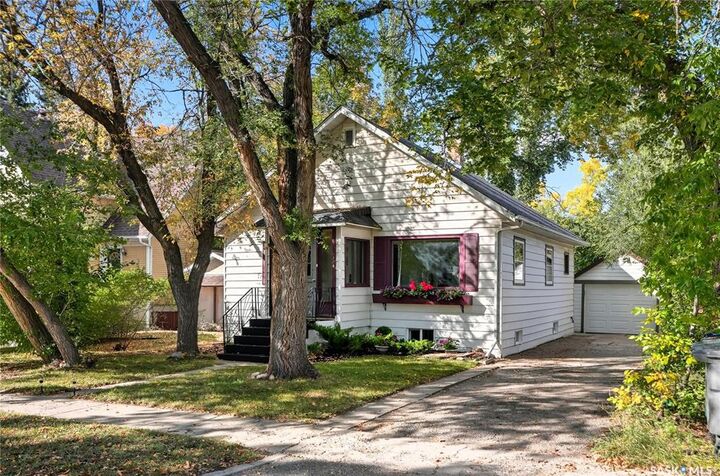 Property Photo: 114 107th Street W SK S7N 1N8