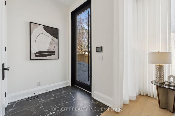 Property Photo:  75 Lawrence Crescent  ON M4N 1N3 