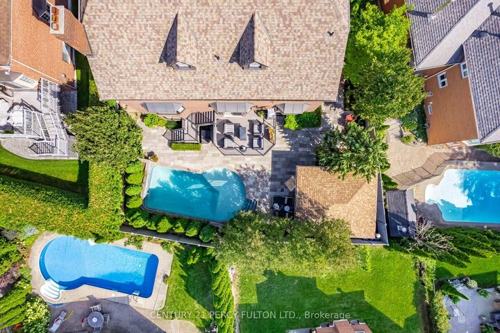 Property Photo: 939 Duncannon Drive ON L1X 2P3