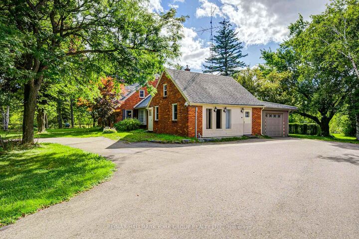 Property Photo: 18 Kennedy Lane ON L4A 2J5