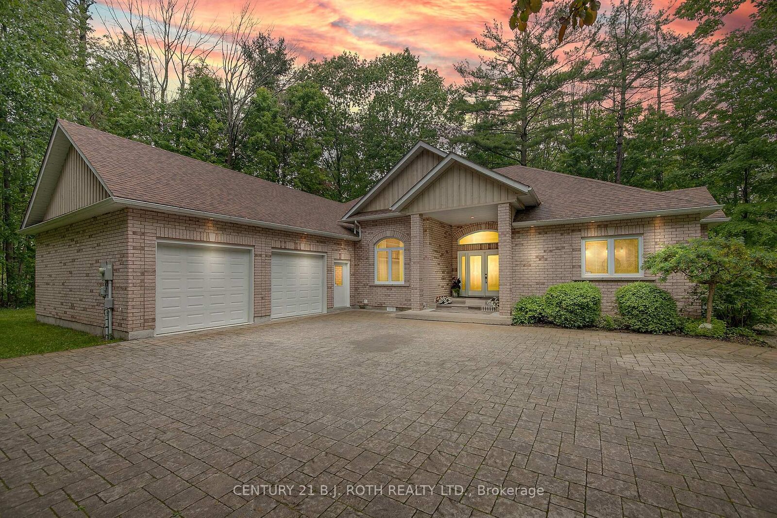 Property Photo:  3925 Algoma Avenue  ON L9S 2M4 