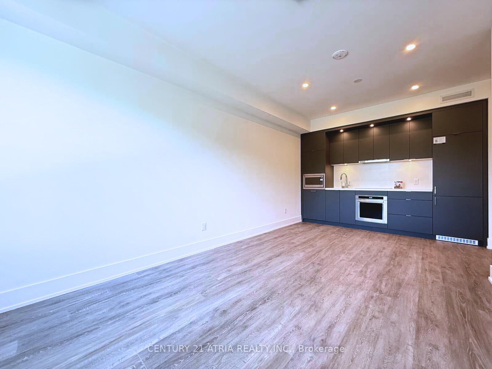 Property Photo:  259 The Kingsway N/A 210  ON M9A 0G2