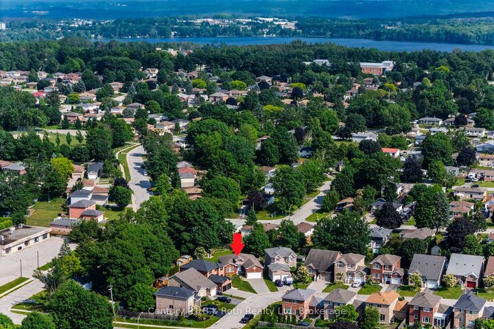 Property Photo:  997 Whitney Crescent  ON L4R 5N3 