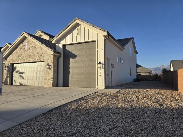 Property Photo: 3179 E 2170 S UT 84790