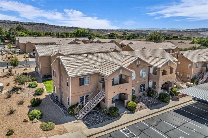 Property Photo:  1122 E 300 S #I216  UT 84770 