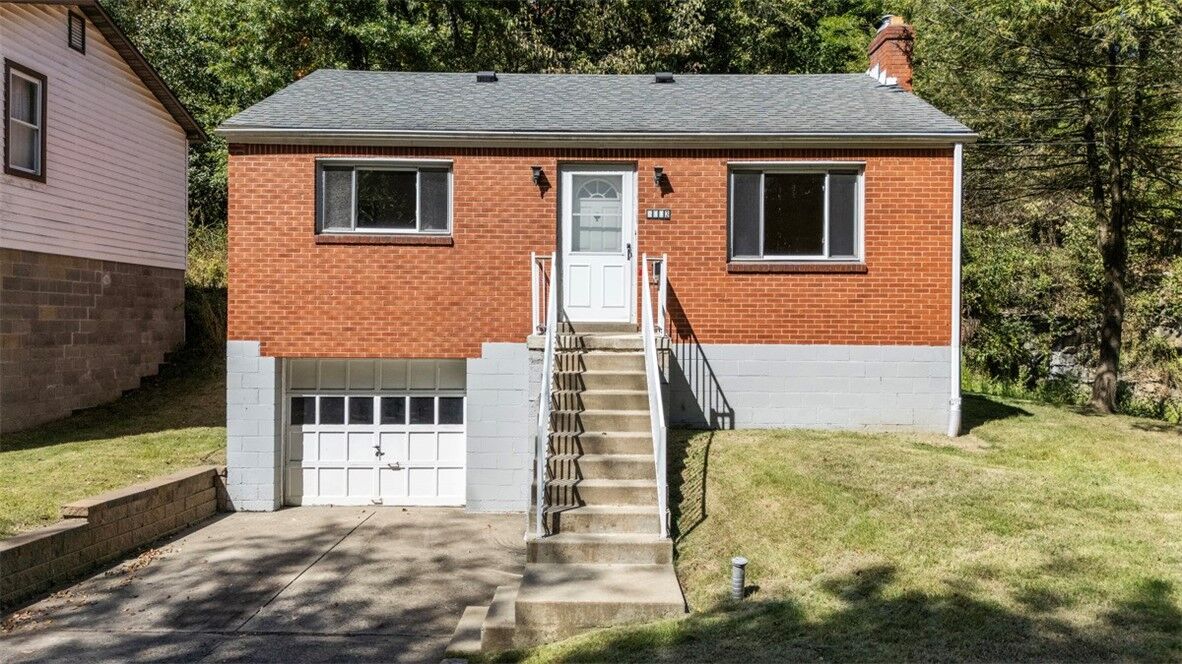 Property Photo:  1003 Geyer Rd  PA 15209 