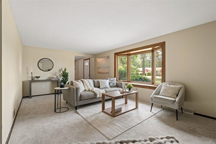 Property Photo: 16 Sterling Dr PA 15108