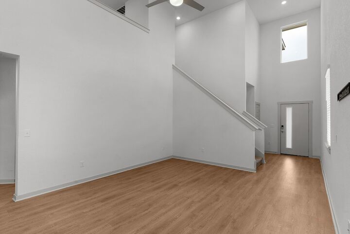 Property Photo: 10933 Tildon Avenue TX 78754