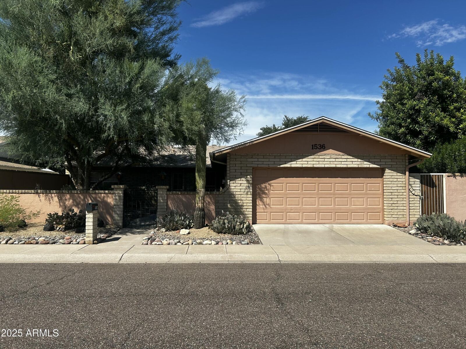 Property Photo:  1536 W Glenn Drive  AZ 85021 