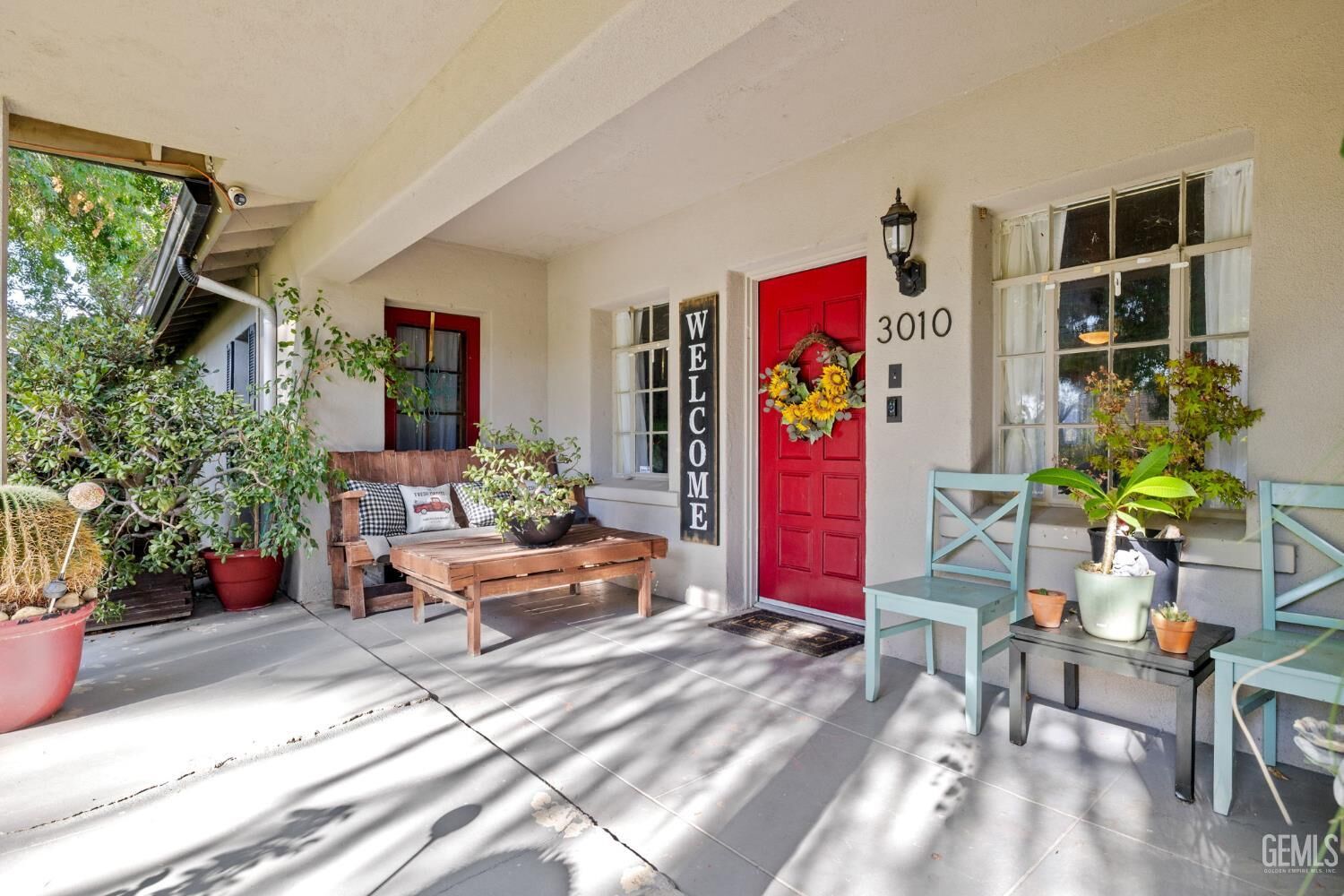 Property Photo: 3010 Elmwood Avenue CA 93305