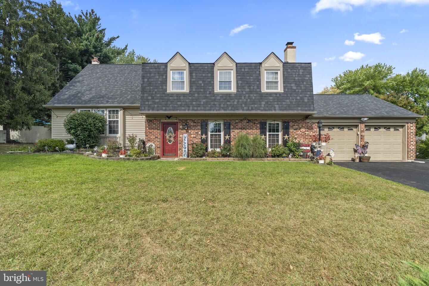 Property Photo: 1324 Highland Avenue PA 19034