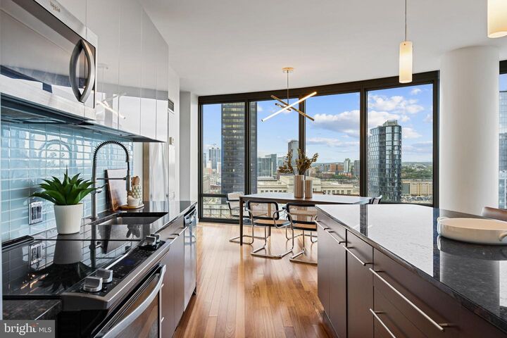 Property Photo: 2101 Market Street 1902 PA 19103