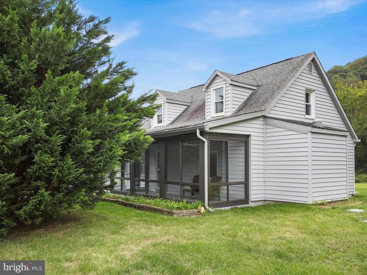 Property Photo:  13149 John Marshall Highway  VA 22642 