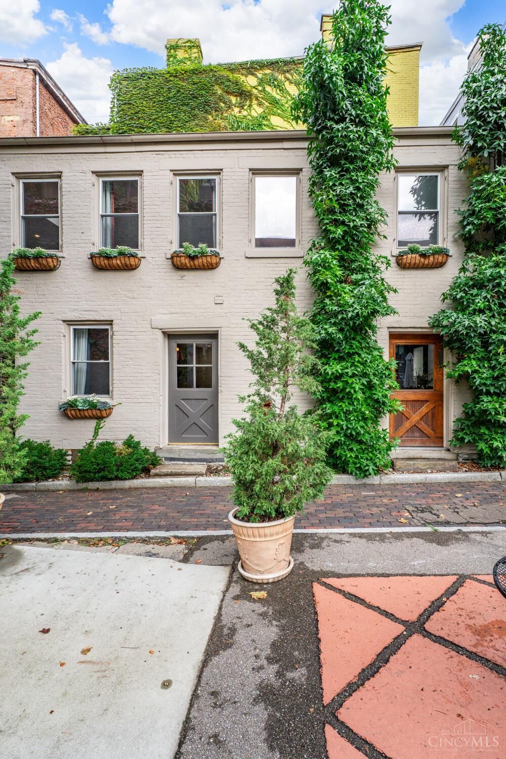 Property Photo:  306 Grear Alley  OH 45202 