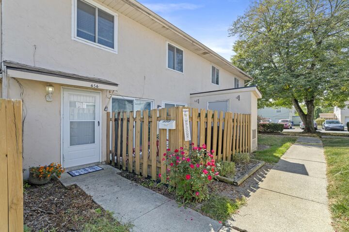 Property Photo:  656 Cherry Ridge Road  OH 43228 