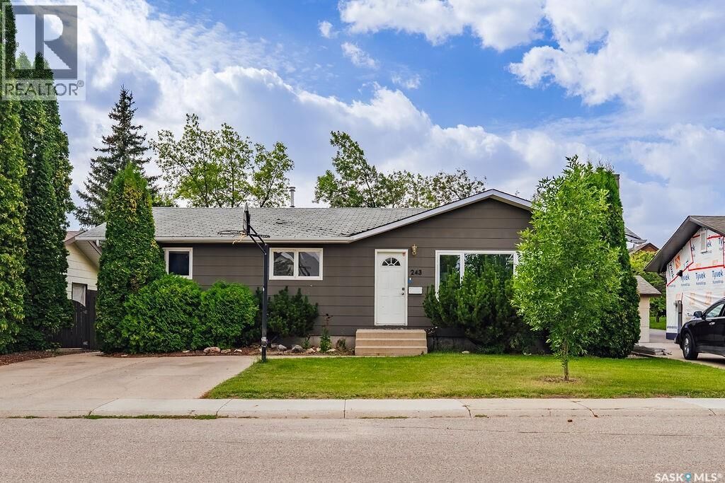 Property Photo:  243 Roborecki Crescent  SK S7K 5L1 