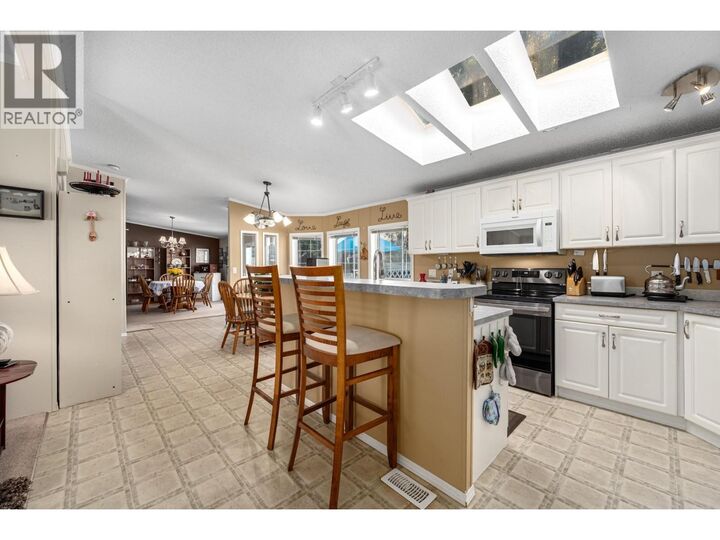 Property Photo:  1098 Houston Street 34  BC V1K 1C3 